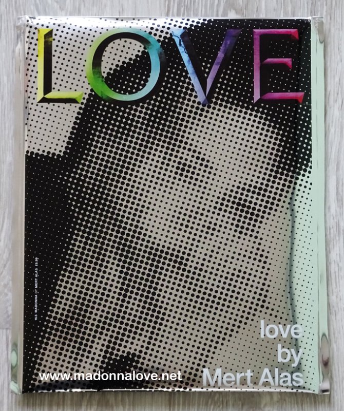 LOVE (16.5 special edition) September 2016 - UK