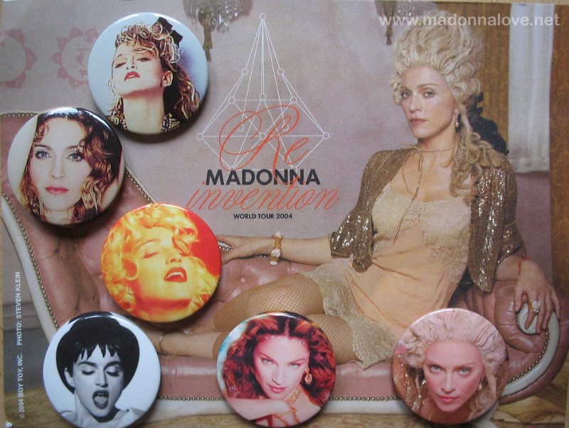 2004 - Re-invention tour merchandise - Buttonset