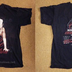 2004 - Re-invention tour merchandise - T-shirt (2)