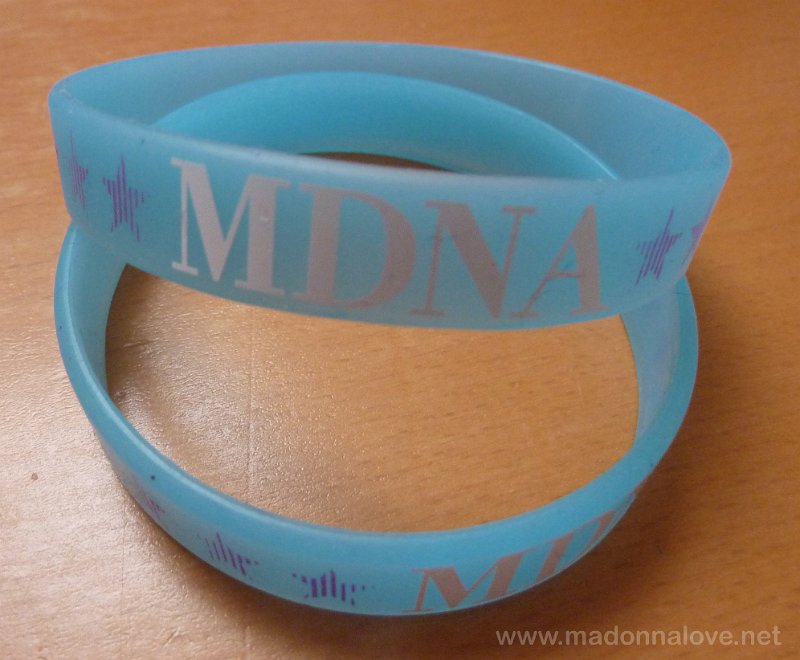 2012 - MDNA tour merchandise - Bracelet