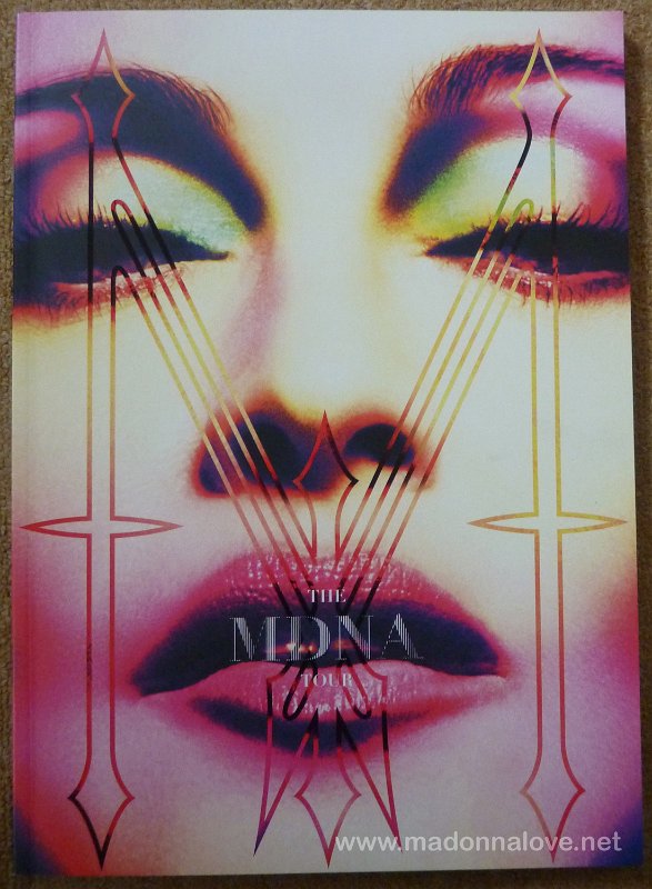 2012 - MDNA tour merchandise - Tourbook