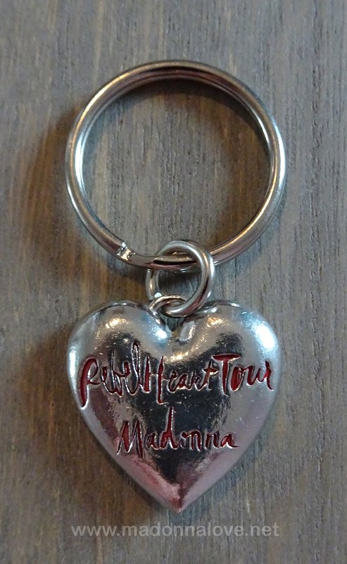 2015 - RebelHeart tour merchandise - Keychain heart
